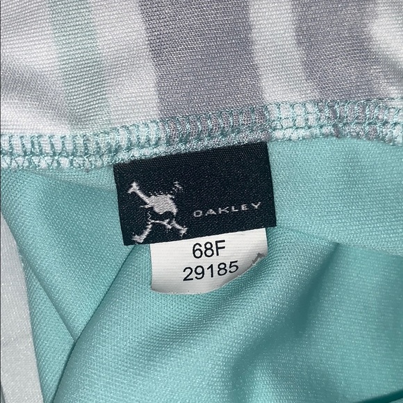 Oakley Regular Fit Golf Polo Shirt - Picture 4 of 4